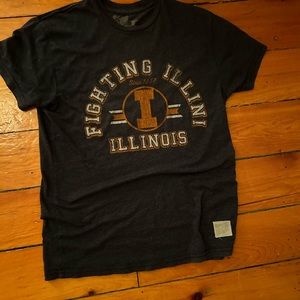 University of Illinois tee shirt